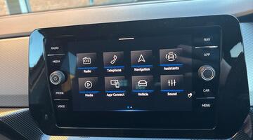 2025 Volkswagen 1.0 TSI Match Euro 6 5-door (Grey) - Image: 7