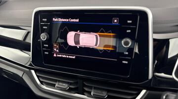 2025 Volkswagen TSI R-Line DSG Euro 6 5-door (Black) - Image: 7