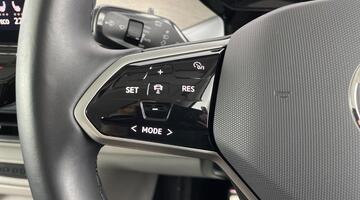 2024 Volkswagen Pro 77kWh Style Auto 5-door (Blue) - Image: 21