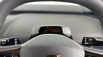 2025 Volvo Single Motor Extended Range 69kWh Plus Auto 5-door (Black) - Image: 11