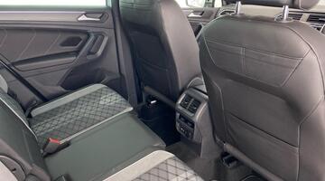 2020 Volkswagen 2.0 TDI R-Line DSG 4Motion Euro 6 5-door (Silver) - Image: 28