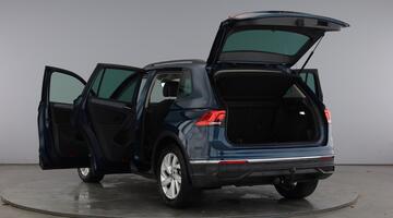 2022 Volkswagen TSI Life DSG Euro 6 5-door (Blue) - Image: 11