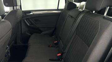 2022 Volkswagen 2.0 TDI Life DSG Euro 6 5-door (Blue) - Image: 35