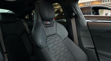 2025 Audi Performance 105kWh Carbon Black Auto quattro 4-door (Green) - Image: 30