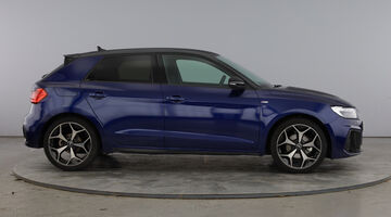 2025 Audi TFSI 35 Black Edition Sportback S Tronic Euro 6 5-door (Blue) - Image: 4