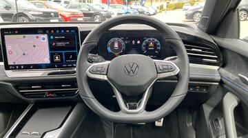 2025 Volkswagen ETSI MHEV R-Line DSG Euro 6 5-door (Grey) - Image: 11