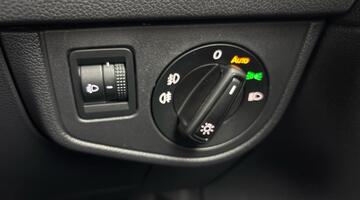 2023 Volkswagen 1.0 TSI Life DSG Euro 6 5-door (Blue) - Image: 24