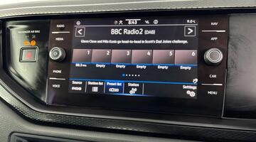 2023 Volkswagen 1.0 TSI Life Euro 6 5-door (Black) - Image: 14