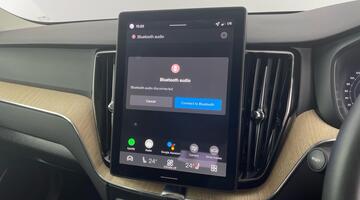 2025 Volvo 2.0 B5 MHEV Plus Pro Auto Euro 6 5-door (Grey) - Image: 26