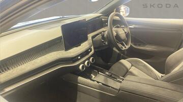 2025 Škoda TSI iV 25.7kWh SportLine DSG Euro 6 5-door (Black) - Image: 2