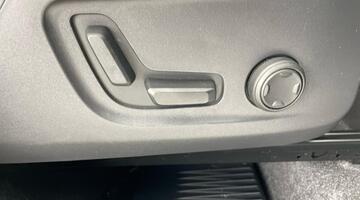 2025 Volvo 2.0 B4 MHEV Plus DCT Auto Euro 6 5-door (Grey) - Image: 31