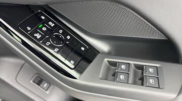 2025 Audi 83kWh S line Auto 5-door (Black) - Image: 19