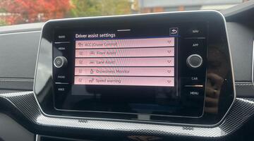 2025 Volkswagen TSI EVO R-Line DSG Euro 6 5-door (Silver) - Image: 29