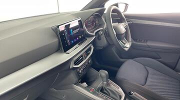 2025 SEAT 1.0 TSI FR Black Edition DSG Euro 6 5-door (Multicolour) - Image: 2