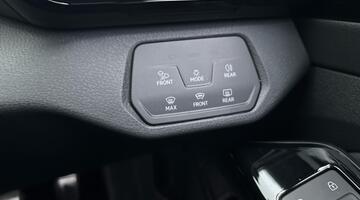 2025 Volkswagen Pro 77kWh Match Auto 5-door (Blue) - Image: 17