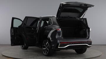 2025 Volkswagen 2.0 TDI R-Line DSG Euro 6 5-door (Grey) - Image: 11