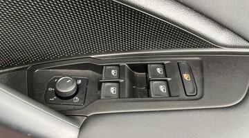 2025 Volkswagen 2.0 TDI R-Line DSG Euro 6 5-door (Red) - Image: 19