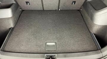 2025 Volkswagen 2.0 TDI R-Line DSG Euro 6 5-door (Red) - Image: 34