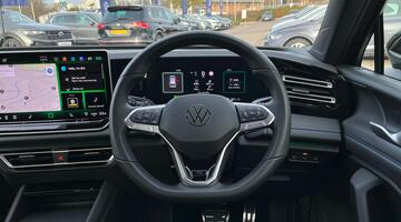 2025 Volkswagen ETSI MHEV R-Line DSG Euro 6 5-door (Grey) - Image: 11