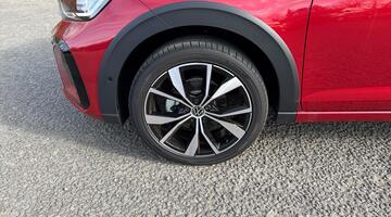 2025 Volkswagen 1.0 TSI R-Line DSG Euro 6 5-door (Red) - Image: 15