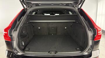 2019 Volvo 2.0 D4 R-Design Auto Euro 6 5-door (Black) - Image: 29