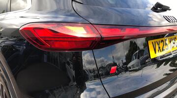 2025 Audi 2.0 TDI Launch Edition S Tronic quattro Euro 6 5-door (Black) - Image: 50