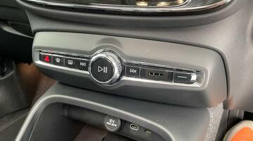 2024 Volvo 2.0 B3 MHEV Ultra Dark DCT Auto Euro 6 5-door (Blue) - Image: 21