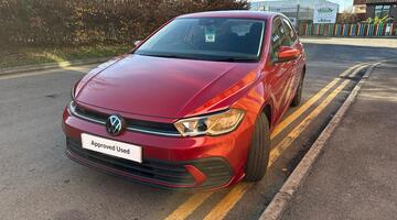 2023 Volkswagen 1.0 TSI Life Euro 6 5-door (Red) - Image: 11