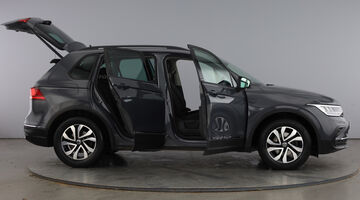 2022 Volkswagen TSI Active DSG Euro 6 5-door (Grey) - Image: 11