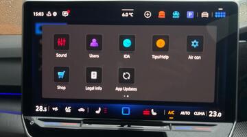 2025 Volkswagen 2.0 TSI R Black Edition DSG 4Motion Euro 6 5-door (Grey) - Image: 23