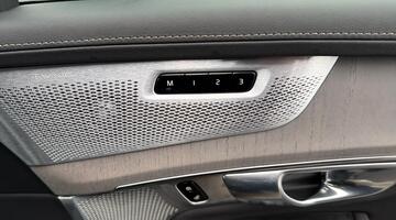 2025 Volvo 2.0 T8 18.8kWh Ultra Dark Auto 4WD Euro 6 5-door (Black) - Image: 53