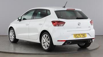 2025 SEAT 1.0 TSI FR DSG Euro 6 5-door (White) - Image: 3