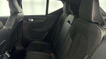 2022 Volvo T3 R-Design Auto Euro 6 5-door (Black) - Image: 32