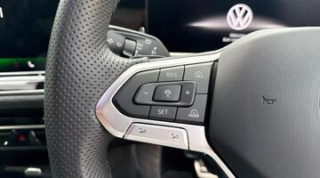 2025 Volkswagen ETSI MHEV R-Line DSG Euro 6 5-door (Grey) - Image: 33