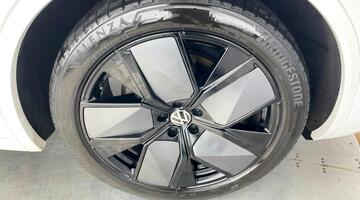 2023 Volkswagen 3.0 TDI V6 Black Edition Tiptronic 4Motion Euro 6 5-door (White) - Image: 5