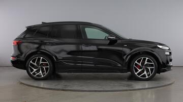 2025 Audi 100kWh Performance Edition 1 Auto 5-door (Black) - Image: 4