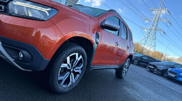 2022 Dacia TCe Prestige Euro 6 5-door (Orange) - Image: 25