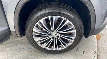 2022 Škoda TSI ACT SE L Executive Euro 6 5-door (7 Seat) (Grey) - Image: 5