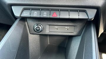 2025 Audi 1.0 TFSI 30 S line Sportback S Tronic Euro 6 5-door (Black) - Image: 32