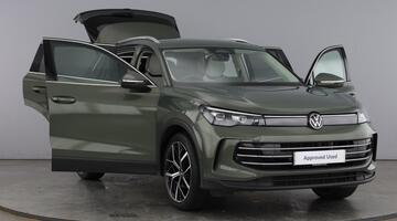 2025 Volkswagen ETSI MHEV Elegance DSG Euro 6 5-door (Green) - Image: 9