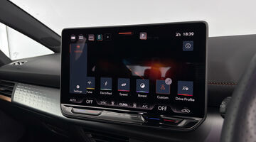 2025 CUPRA E-Boost 59kWh V1 Auto 5-door (Blue) - Image: 26