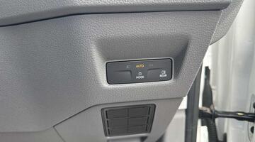 2025 Volkswagen 2.0 TDI CR35 Commerce RWD LWB High Roof Euro 6 5-door (White) - Image: 28