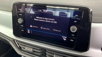 2022 Volkswagen TSI Life Euro 6 5-door (White) - Image: 15