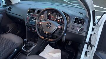 2017 Volkswagen TSI BlueMotion Tech Match Euro 6 5-door (White) - Image: 32