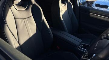 2025 Škoda TSI iV 25.7kWh SportLine DSG Euro 6 5-door (Grey) - Image: 19