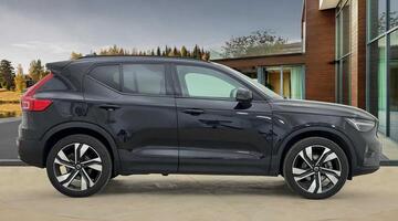 2025 Volvo 2.0 B3 MHEV Ultra Dark DCT Auto Euro 6 5-door (Black) - Image: 2