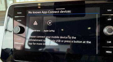 2025 Volkswagen TSI Style DSG Euro 6 5-door (Red) - Image: 28