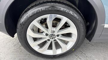 2022 Volkswagen TSI Style 2WD Euro 6 2-door (Multicolour) - Image: 26