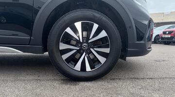 2024 Volkswagen 1.0 TSI Life DSG Euro 6 5-door (Black) - Image: 5