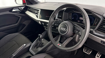 2025 Audi 1.0 TFSI 30 S line Sportback S Tronic Euro 6 5-door (Red) - Image: 6